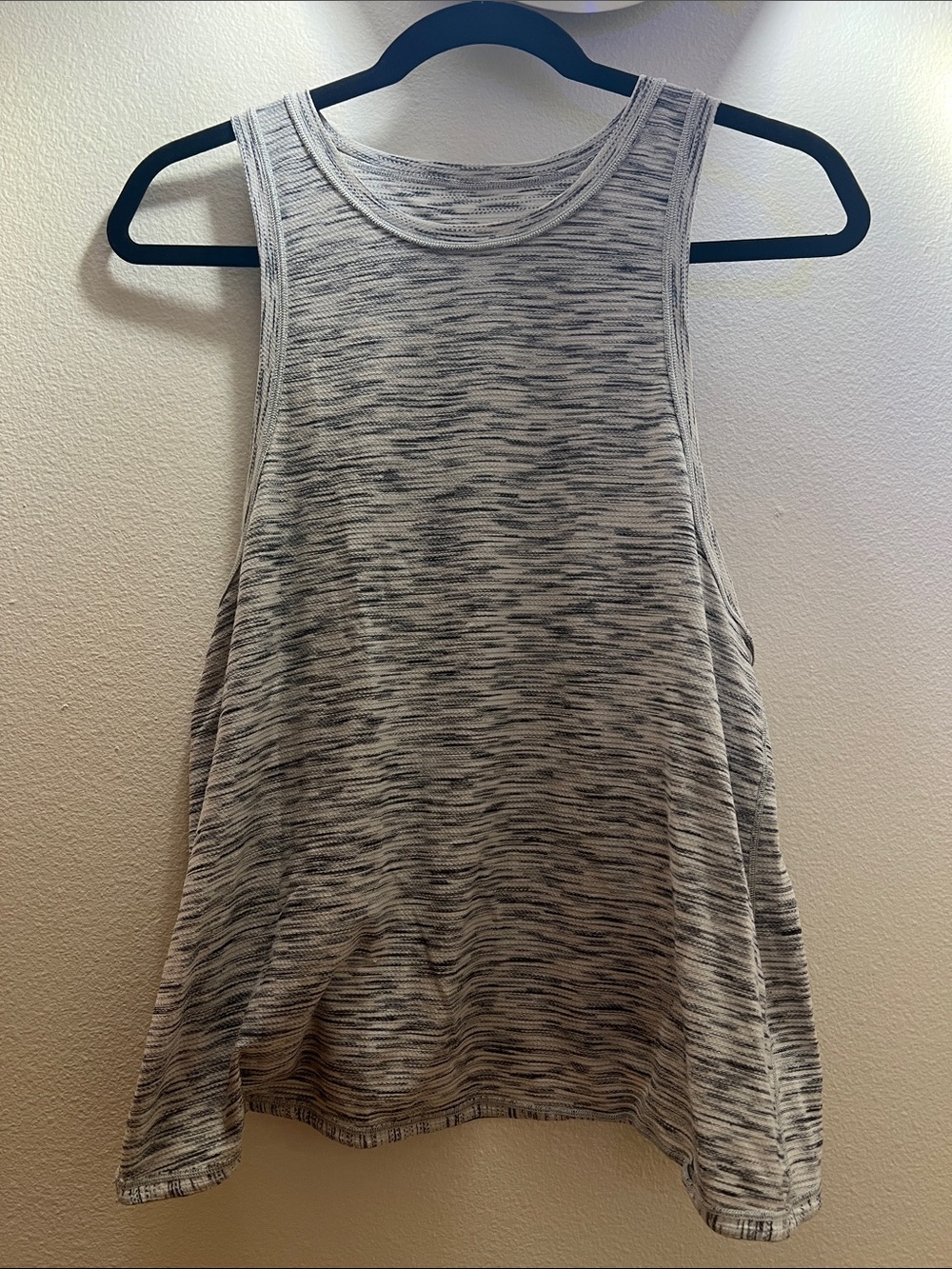 //LULULEMON ATHLETICA// White and Gray Heathered Tank Top
